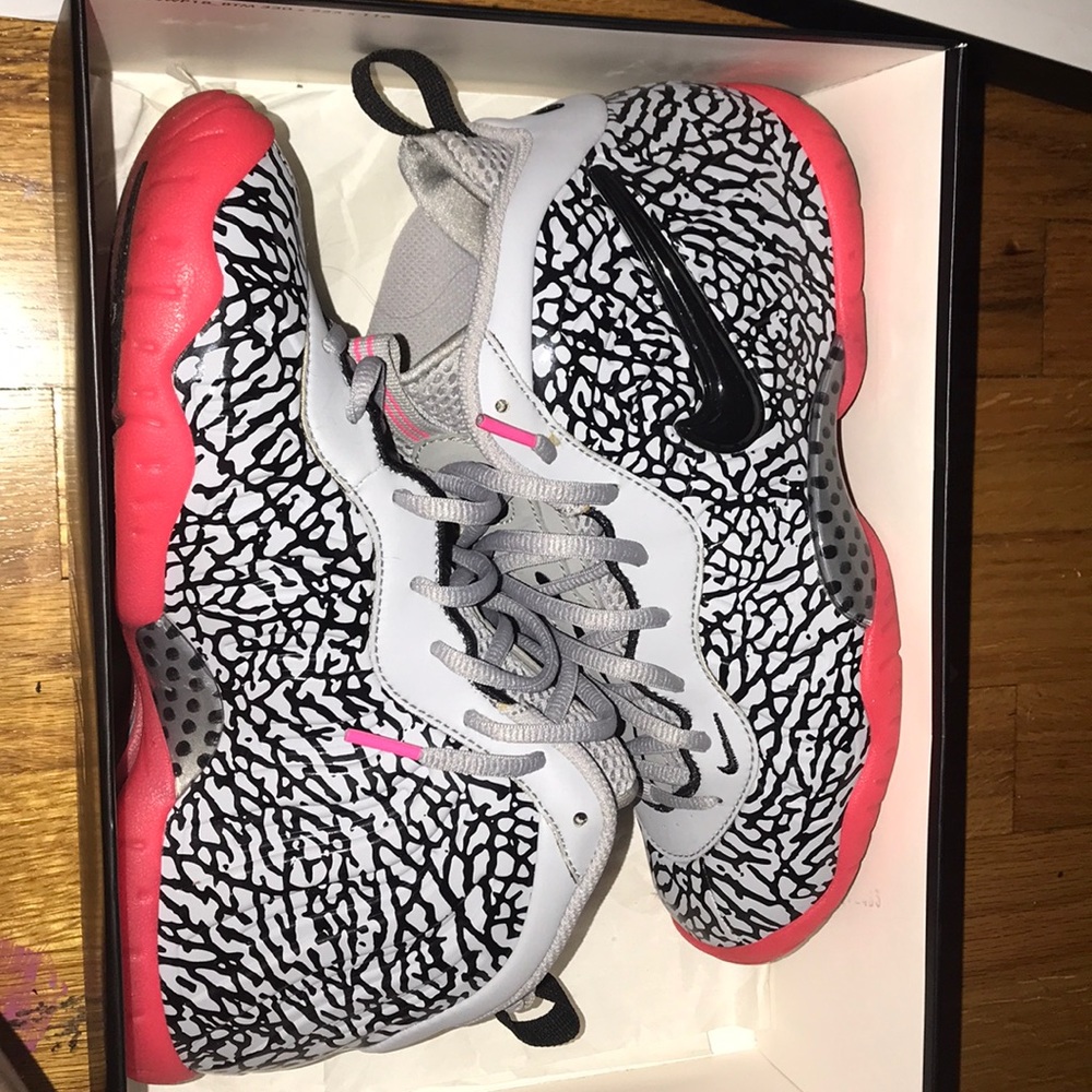 ‼️RARE ELEPHANT PRINT LITTLE POSITES⚠️‼️NEED GONE